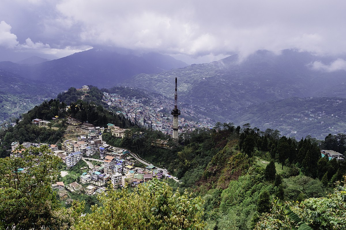 Day 1: NJP Railway Station / IXB Airport to Gangtok (125 Kms / 4 Hrs)